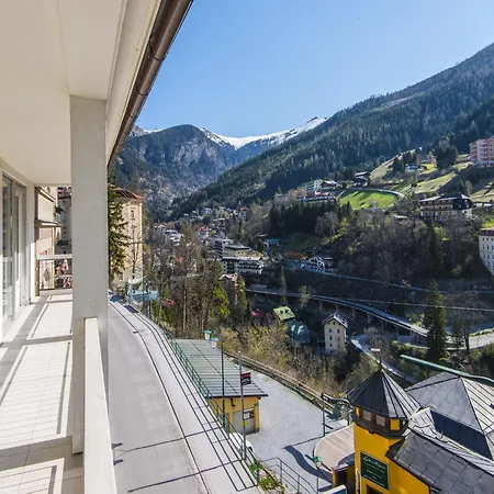 Modern With Winter Activities * Bad Gastein
